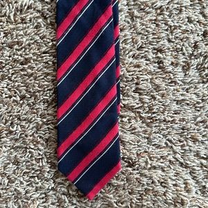 Yves Saint Laurent Men’s Red and Blue striped tie 100% silk. Made in Italy